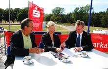 Unterzeichnung eines Sponsoringvertrags mit der MBS 2009 | Foto: Pressestelle TF