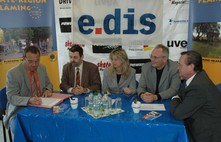 Unterzeichnung eines Sponsoringvertrags mit eon.edis 2005
