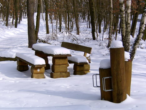 Flaeming-Skate Sitzgruppe im Schnee | Foto: Landkreis Teltow-Fläming